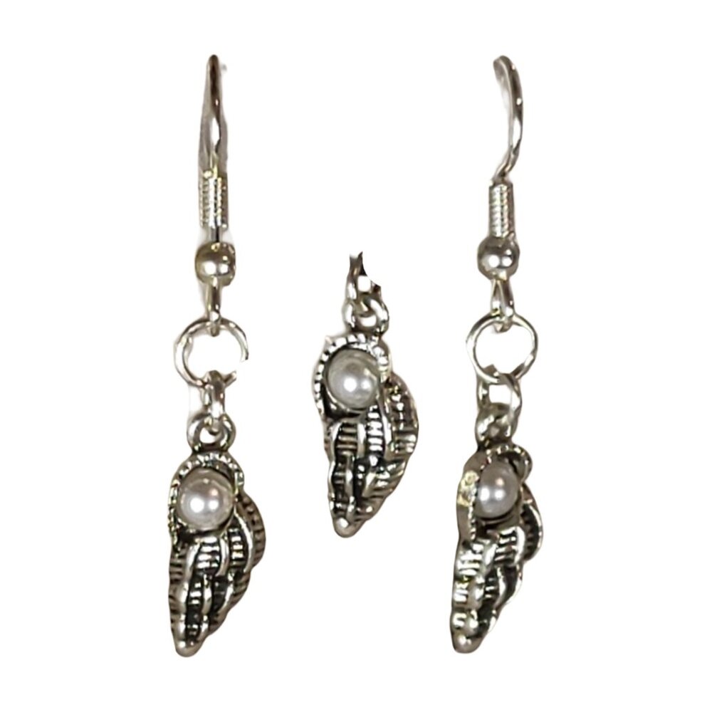 NEW Handmade/Homemade Silver-Tone Seashell Necklace Earring Set White Faux Pearl